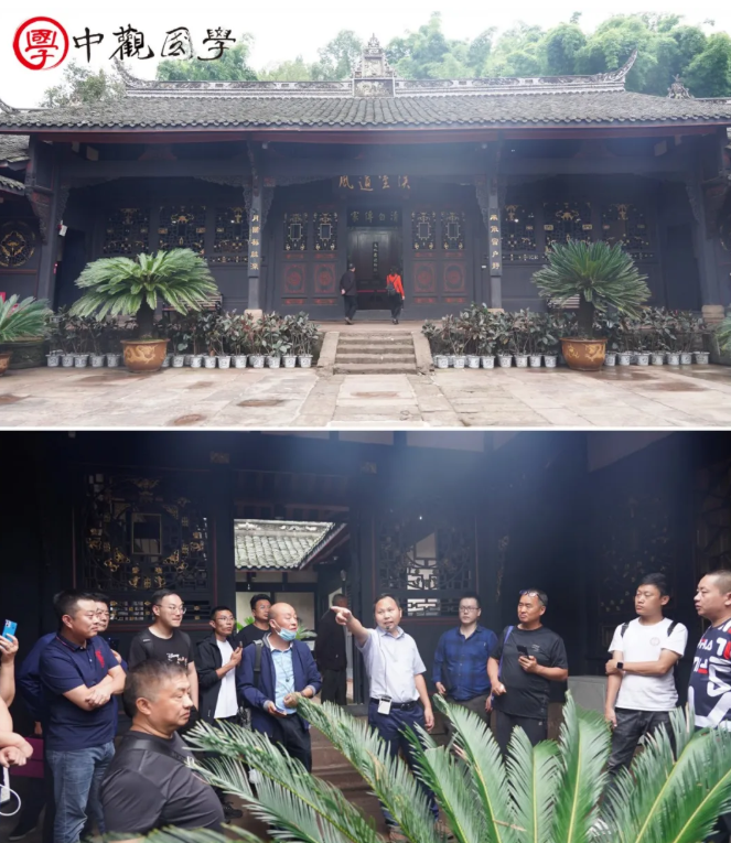 王老师在杨家宅院讲解