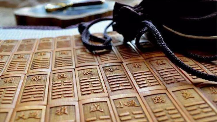 “算命大师”究竟是怎么算命的？