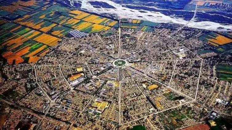 用现代物理现象重新理解中国风水中风与水的神秘